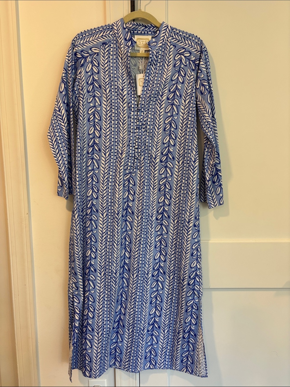 Sail to Sable Hydrangea Vine Caftan